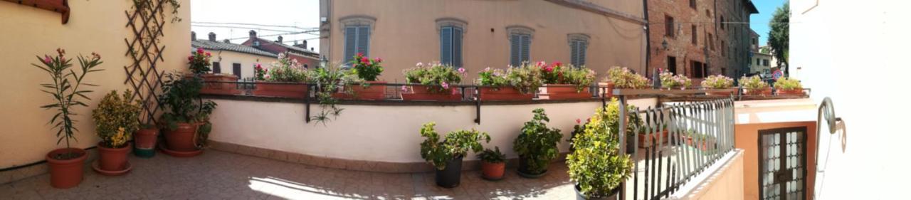 La Terrazza Apartment Чиуси Екстериор снимка