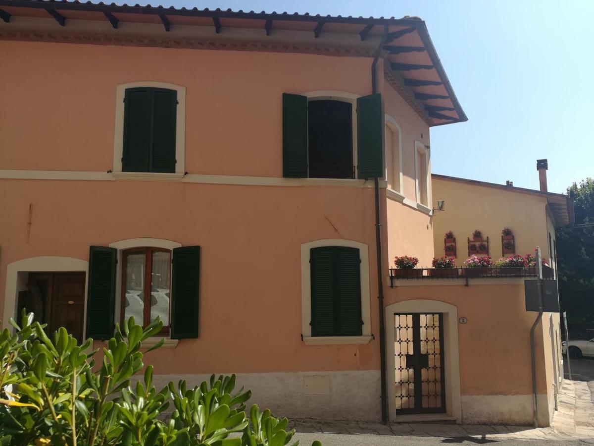 La Terrazza Apartment Чиуси Екстериор снимка