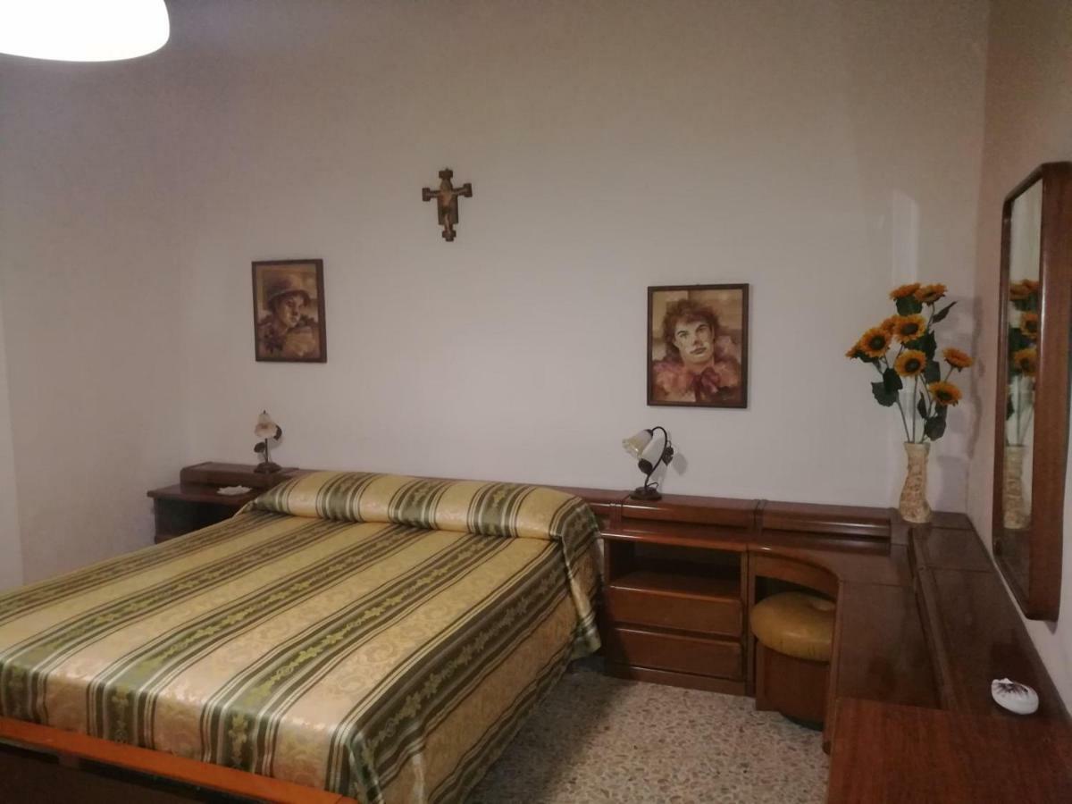 La Terrazza Apartment Чиуси Екстериор снимка