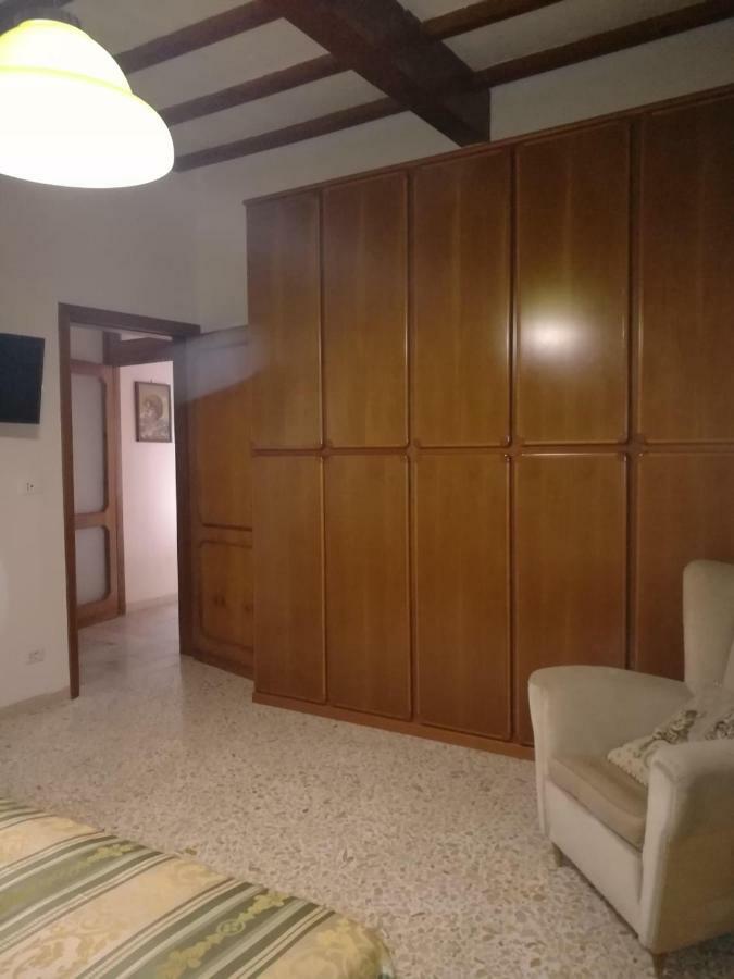 La Terrazza Apartment Чиуси Екстериор снимка